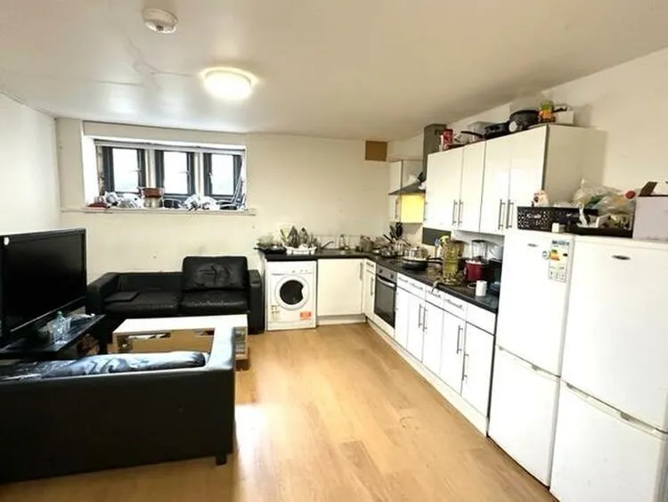 Room 4 Flat 3, Heritage Hall Lodge, 576 Oxford Street, Sheffield S6 3FG