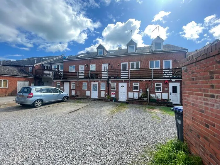 1 and 7A Saxon Court plus Freehold of Saxon Court (1-8), High Street, Bidford-On-Avon, Alcester B50 4AB