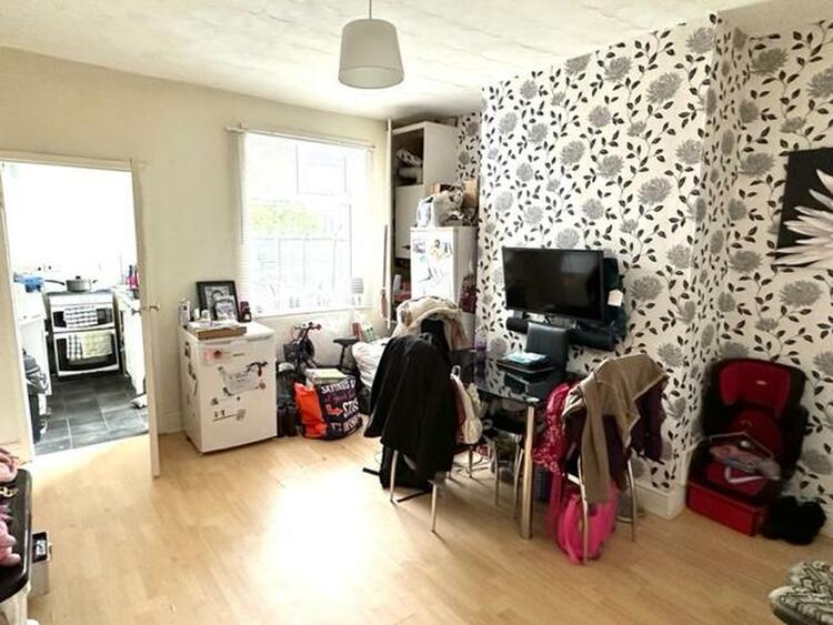 27 Silk Street, Sutton-In-Ashfield, Nottinghamshire NG17 5AA