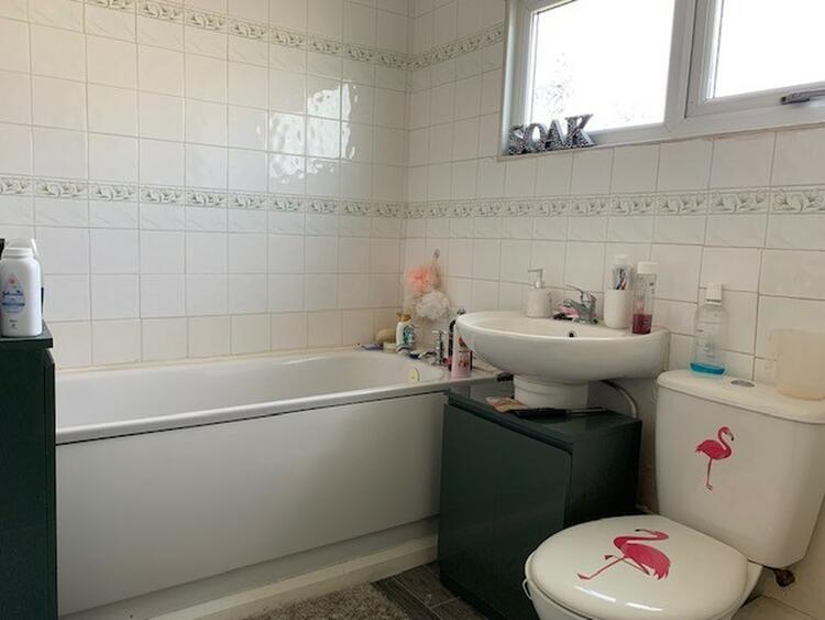 19 Stoneycroft Road, Nottingham NG6 0NA