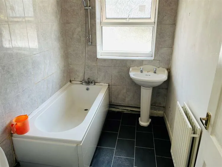 77 Selworthy Road, Coventry, Coventry, West Midlands CV6 4JF