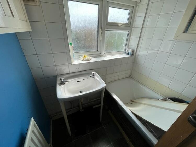 37 Aviation Lane, Burton-On-Trent, Staffordshire DE13 9TL