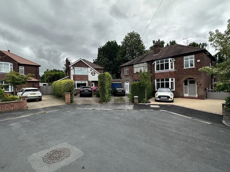 32 Preesall Avenue, Heald Green, Cheadle SK8 3JF