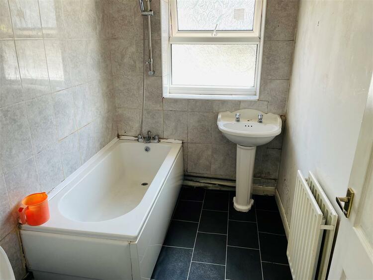 77 Selworthy Road, Coventry, Coventry, West Midlands CV6 4JF