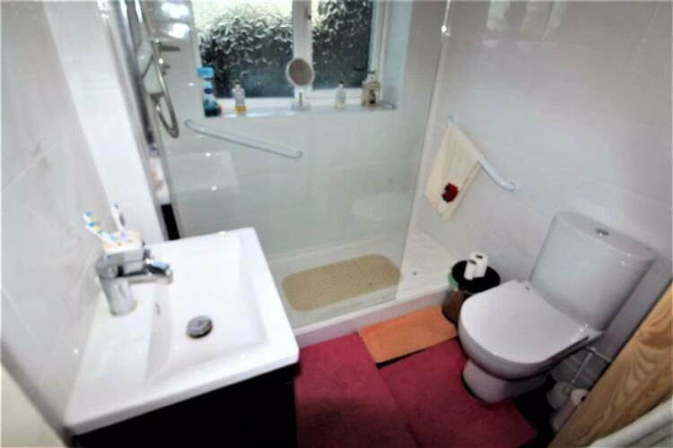 15 Woodcross Lane, Bilston WV14 9BX