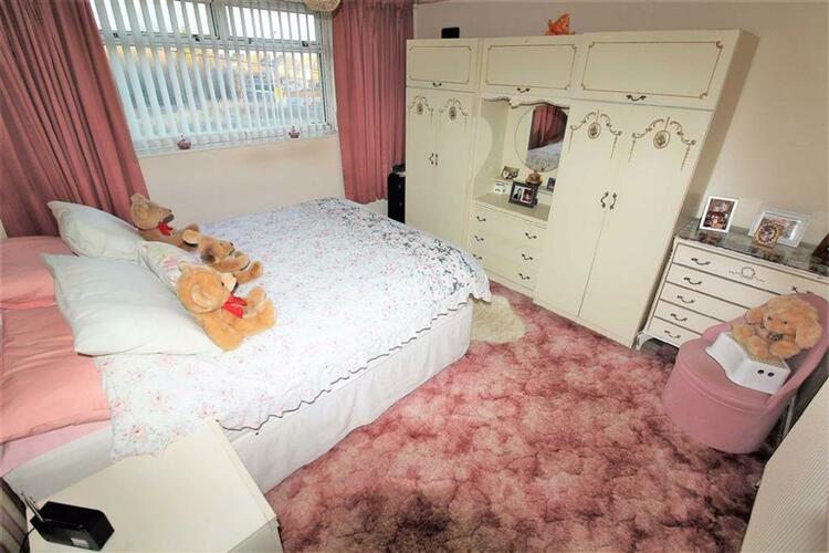 15 Woodcross Lane, Bilston WV14 9BX