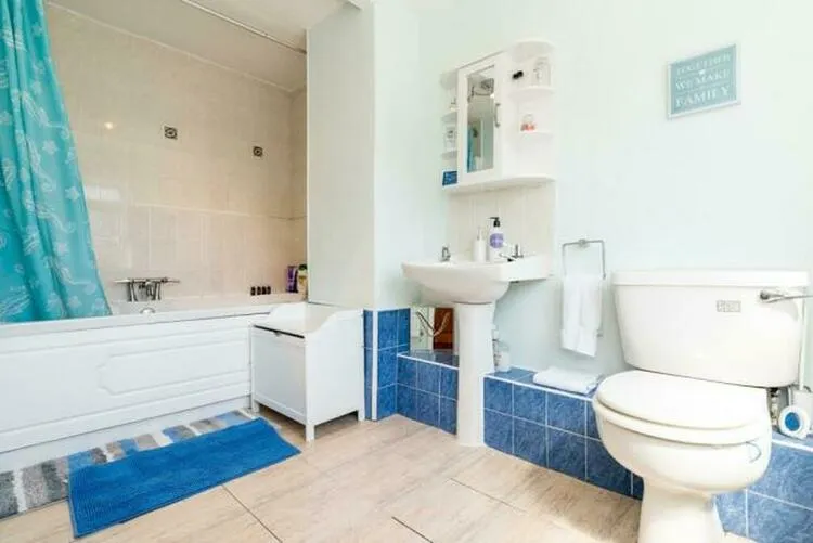 16 Station Road, Castle Donington, Derbyshire DE74 2NJ