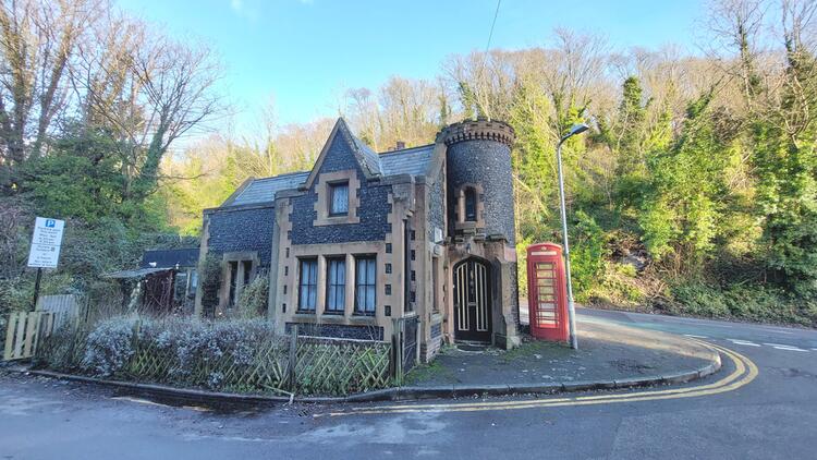 The Gate House and land adjoining, Victoria Park, Dover CT16 1QR
