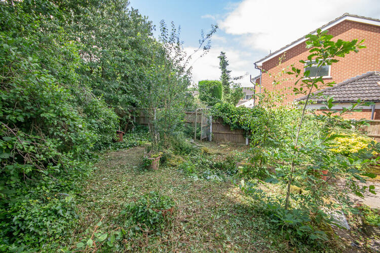 14 Holmesfield Drive, Mickleover, Derby DE3 9JD