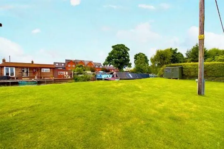 The Willows, Upper Holme, Off Main Street, Zouch, Loughborough, Leicestershire LE12 5EQ