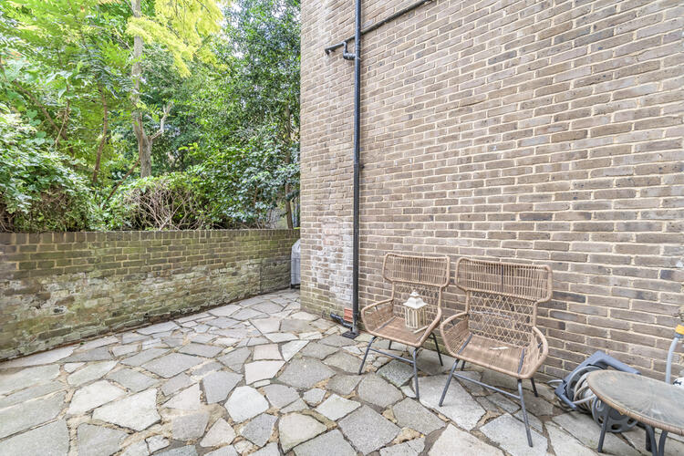 Flat A, 44 Britannia Road, London SW6 2JP