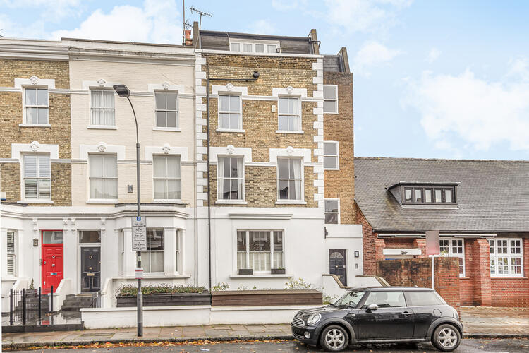 Flat A, 44 Britannia Road, London SW6 2JP