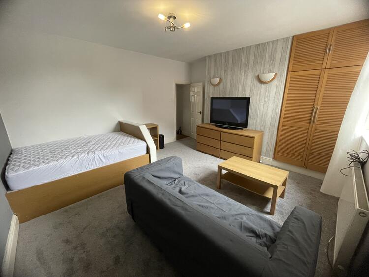 28 Ash Road, Leeds LS6 3JF