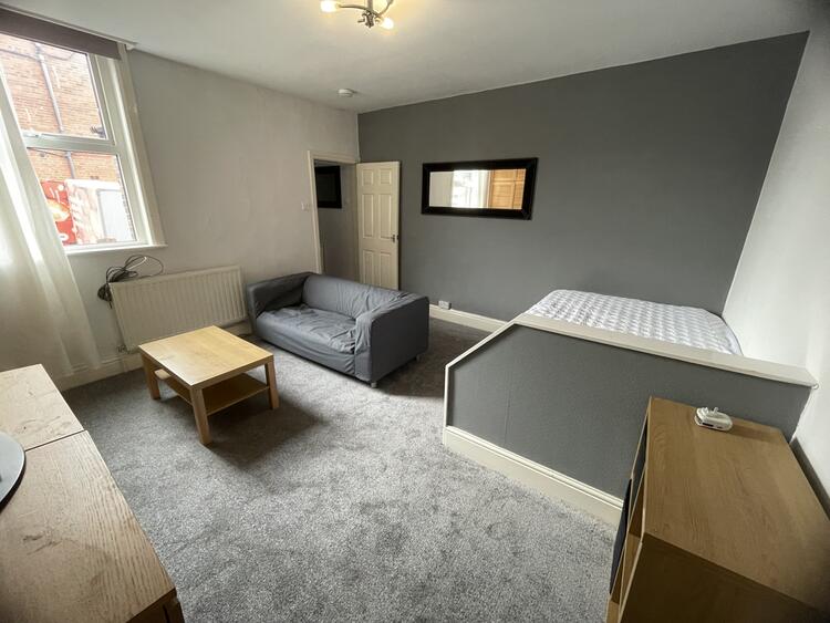 28 Ash Road, Leeds LS6 3JF