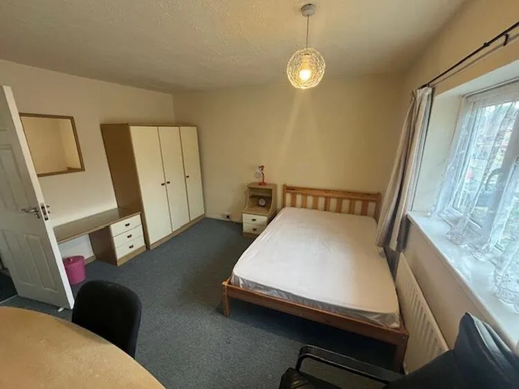 132 Sharpley Road, Loughborough, Leicestershire LE11 4PW