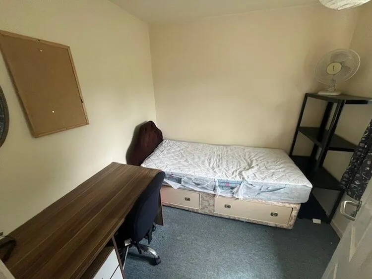 132 Sharpley Road, Loughborough, Leicestershire LE11 4PW