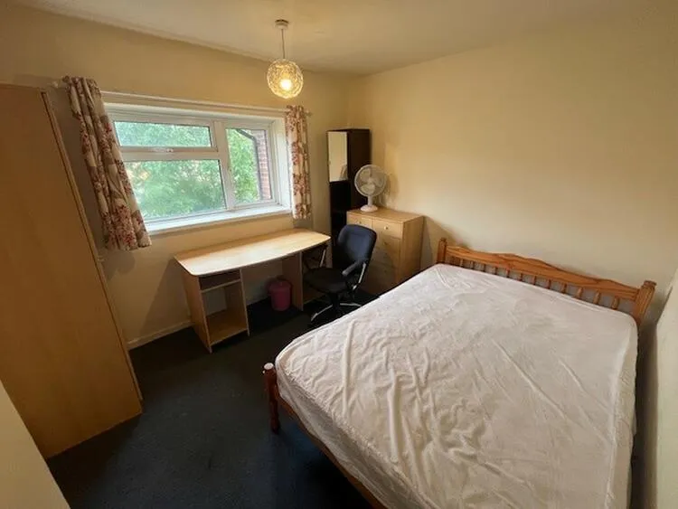 132 Sharpley Road, Loughborough, Leicestershire LE11 4PW