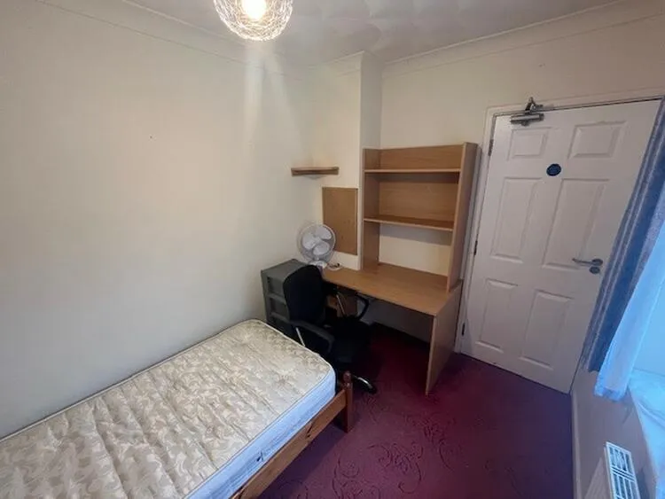 132 Sharpley Road, Loughborough, Leicestershire LE11 4PW