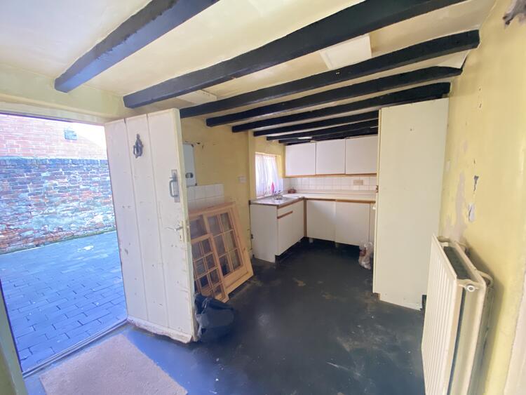 34 High Street, Arnold, Nottingham NG5 7DZ