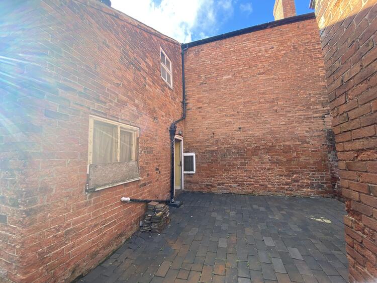 34 High Street, Arnold, Nottingham NG5 7DZ