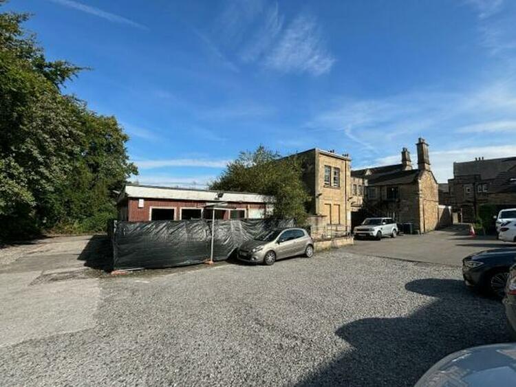 Former Bank Premises, 8 Snitterton Road, Matlock, Derbyshire DE4 3LZ