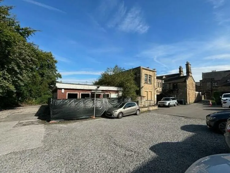 Former Bank Premises, 8 Snitterton Road, Matlock, Derbyshire DE4 3LZ