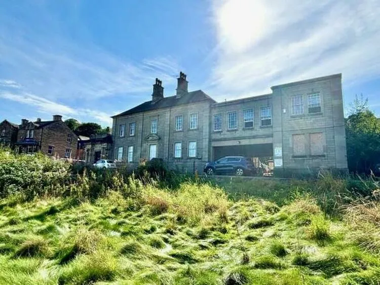 Former Bank Premises, 8 Snitterton Road, Matlock, Derbyshire DE4 3LZ