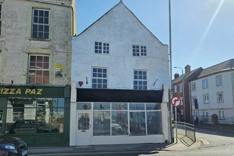 4 Nottingham Road, Eastwood, Nottingham NG16 3NQ