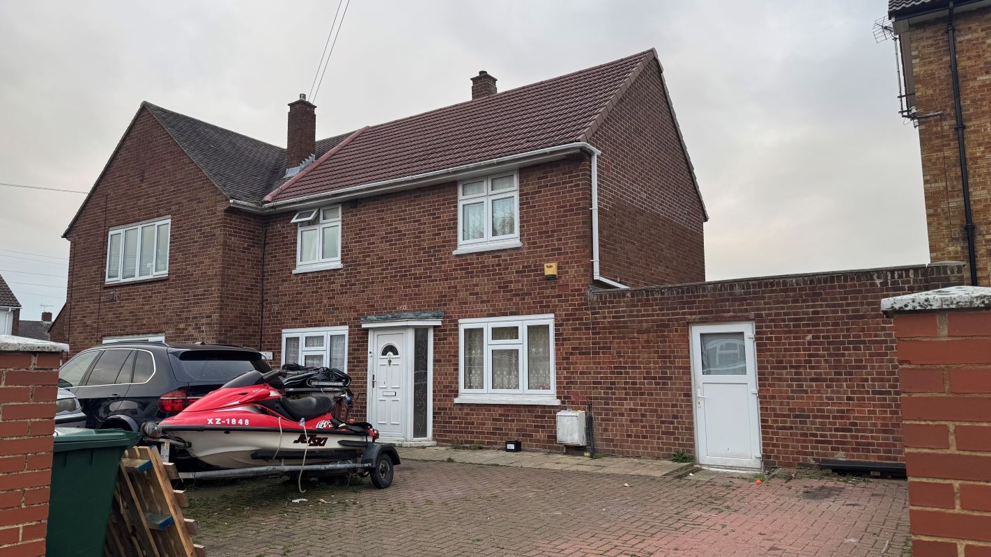 1 Ensign Close Stanwell, Staines-Upon-Thames, Middlesex, TW19 7RF