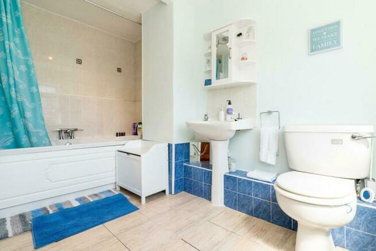 16 Station Road, Castle Donington, Derbyshire DE74 2NJ