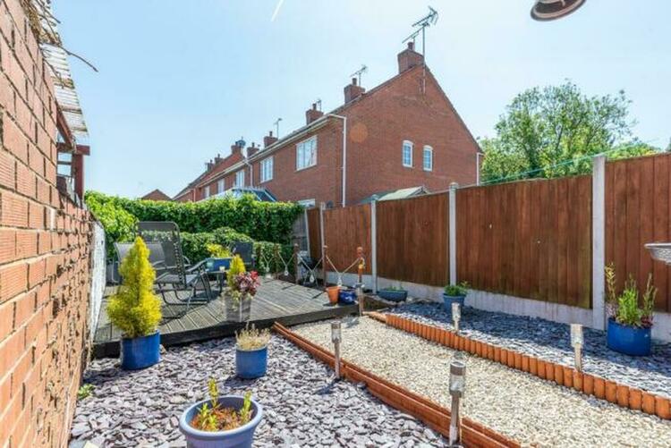 16 Station Road, Castle Donington, Derbyshire DE74 2NJ