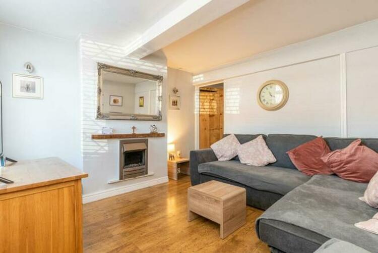 16 Station Road, Castle Donington, Derbyshire DE74 2NJ