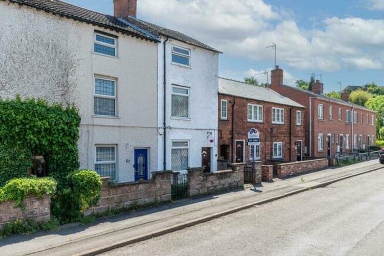 16 Station Road, Castle Donington, Derbyshire DE74 2NJ