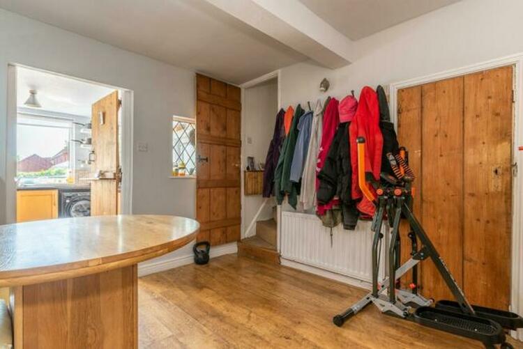 16 Station Road, Castle Donington, Derbyshire DE74 2NJ