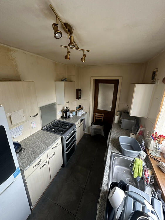 22 Birkenshaw Lane, Birkenshaw, Bradford BD11 2HA
