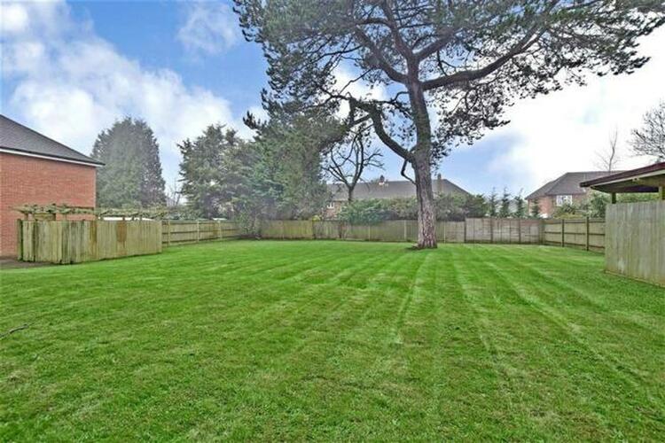 45 Halton Road, Kenley, Surrey CR8 5GN