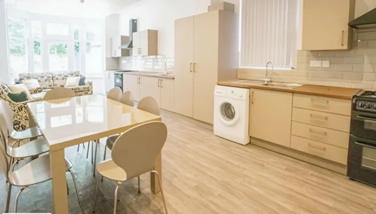 24 St. James Road, Leicester, Leicestershire LE2 1HQ