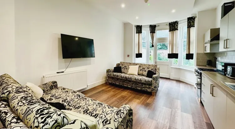 24 St. James Road, Leicester, Leicestershire LE2 1HQ