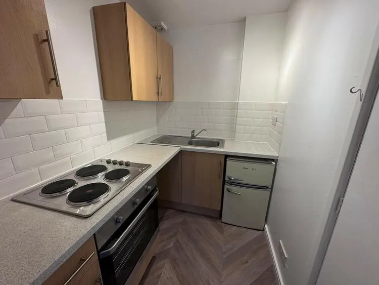 Flat 30, Sheridan Lodge, 38 Potters Road, Barnet EN5 5HW