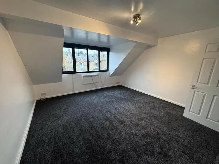 Flat 30, Sheridan Lodge, 38 Potters Road, Barnet EN5 5HW