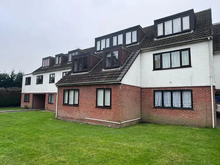 Flat 30, Sheridan Lodge, 38 Potters Road, Barnet EN5 5HW