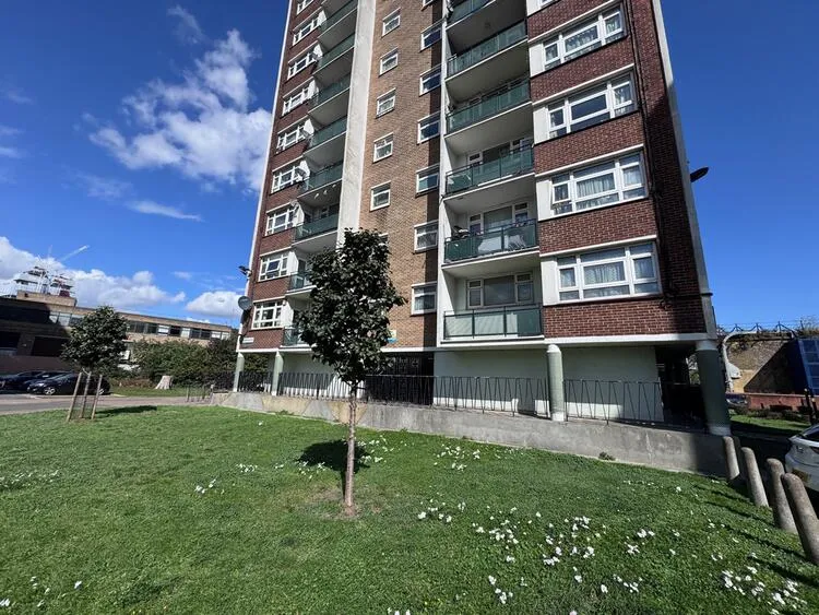 Flat 21, Landmann House, Rennie Estate, London SE16 3PF