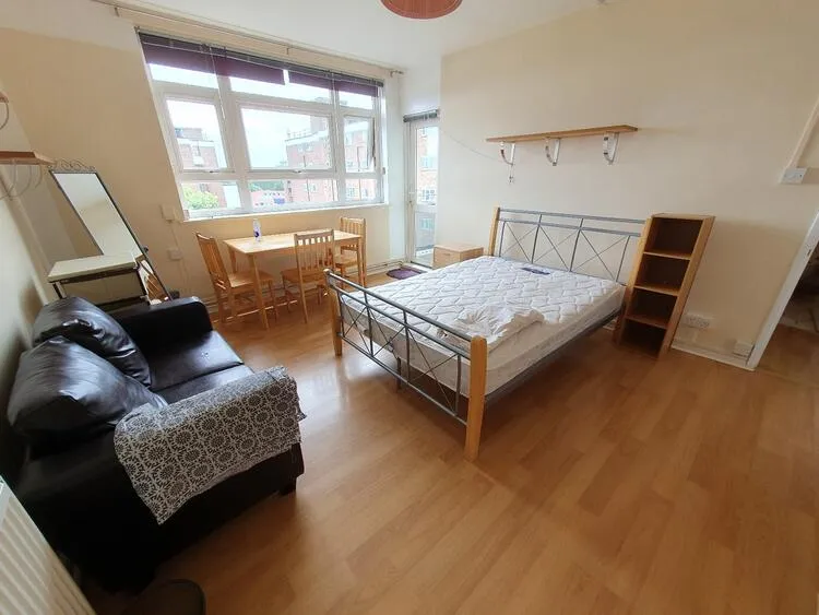 Flat 21, Landmann House, Rennie Estate, London SE16 3PF