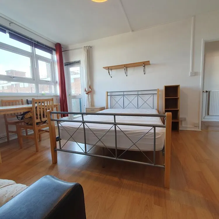 Flat 21, Landmann House, Rennie Estate, London SE16 3PF