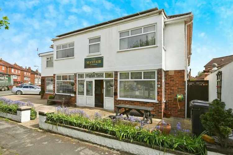 10 Saxby Avenue, Skegness, Lincolnshire PE25 3JZ