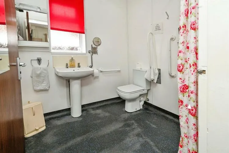 10 Saxby Avenue, Skegness, Lincolnshire PE25 3JZ