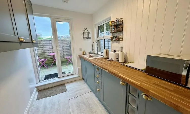 Little Star (Rear of Star cottages), New Village, Freshwater, Isle of Wight PO40 9HU