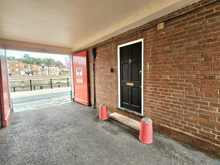 Flat 3, Telford Court, Severn Side South, Bewdley, Worcestershire DY12 2DX