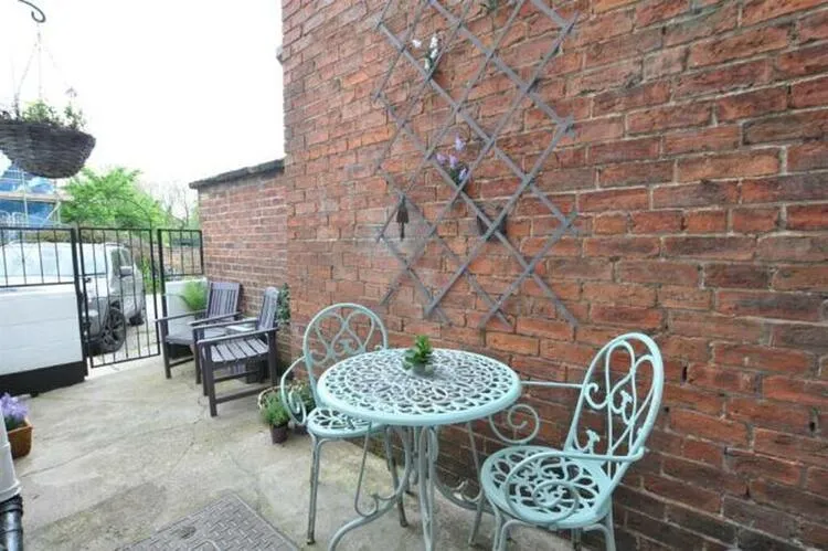 36 Mayfield Road, Ashbourne, Derbyshire DE6 1AR