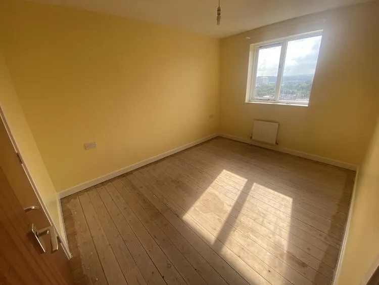 10 St. James Park, Wakefield WF1 4EU